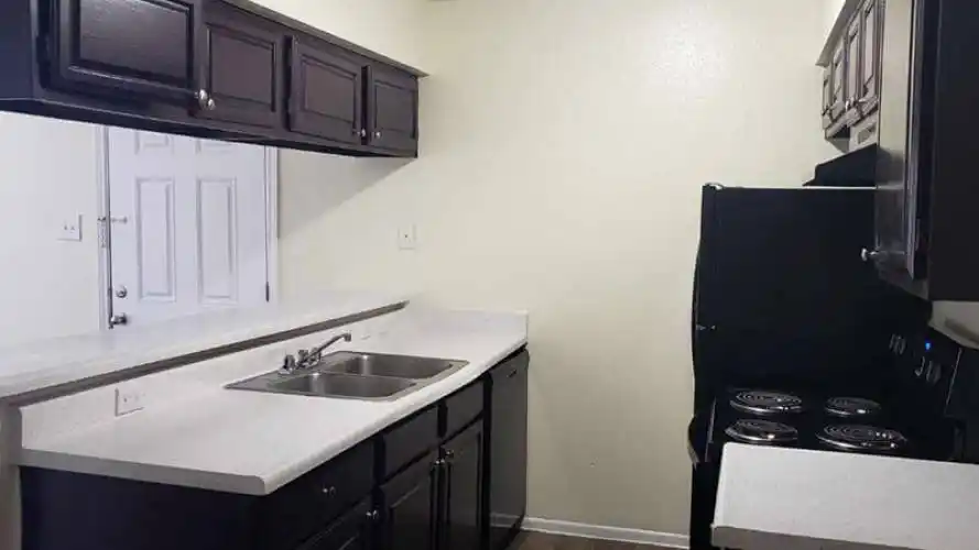 Rental by Apartment Wolf | Hutchins Palms Apartments | 535 W Hutchins Pl, San Antonio, TX 78221 | apartmentwolf.com