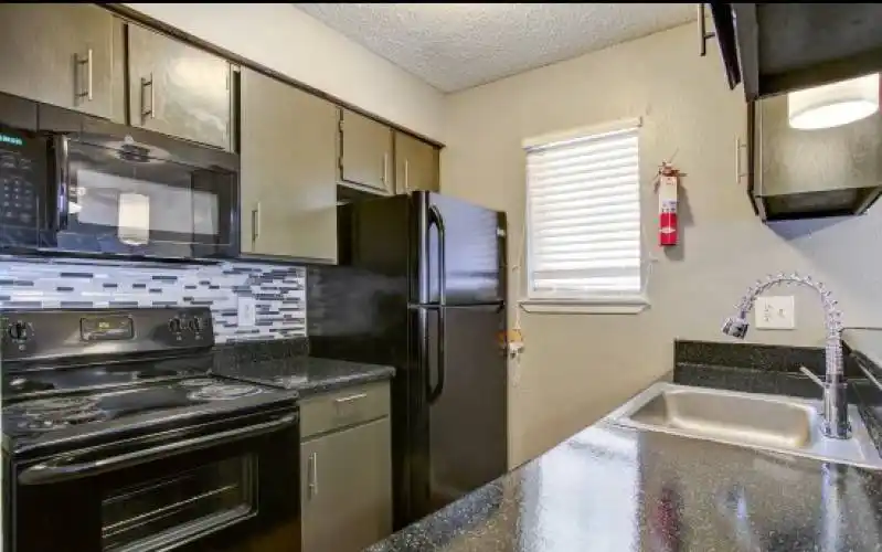 Rental by Apartment Wolf | Sedona Ridge | 11100 Walnut Hill Ln | apartmentwolf.com