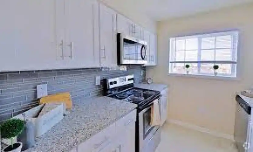 Rental by Apartment Wolf | West Weatherford Street | 1000 W Weatherford St | apartmentwolf.com