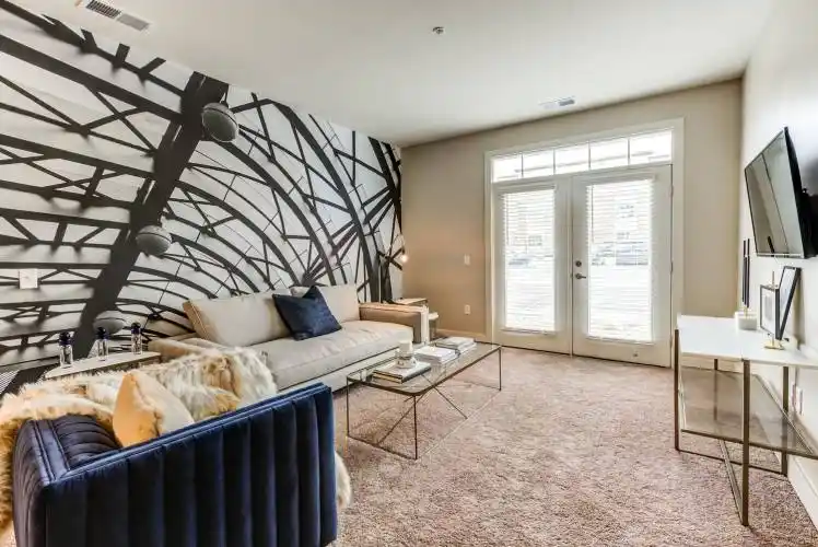 Rental by Apartment Wolf | Eastline Dallas | 6080 North central Expy | apartmentwolf.com