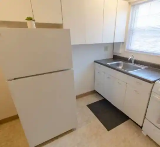 Rental by Apartment Wolf | 1735 Mansfield Ave. | 1735 W Mansfield Avenue | apartmentwolf.com