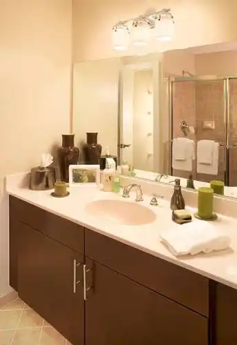 Rental by Apartment Wolf | Rosewood Houston | 3200 Post Oak Blvd | apartmentwolf.com