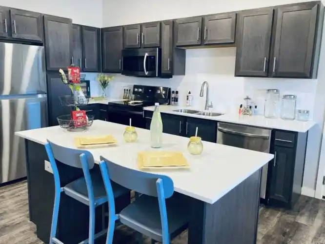 Rental by Apartment Wolf | Broadway Flats | Broadway | apartmentwolf.com