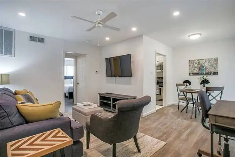 Rental by Apartment Wolf | Live Oak Apartments | Live Oak Street | apartmentwolf.com