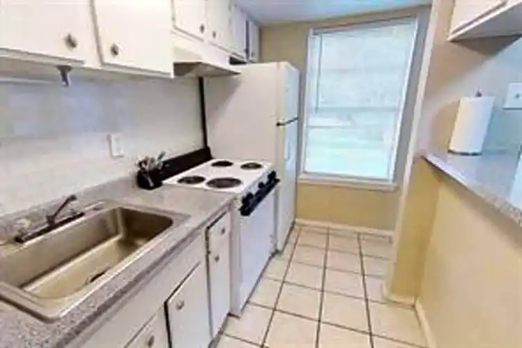 Rental by Apartment Wolf | Brown Street Apartments | Brown Street | apartmentwolf.com