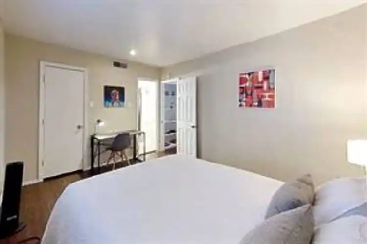 Rental by Apartment Wolf | Brown Street Apartments | Brown Street | apartmentwolf.com