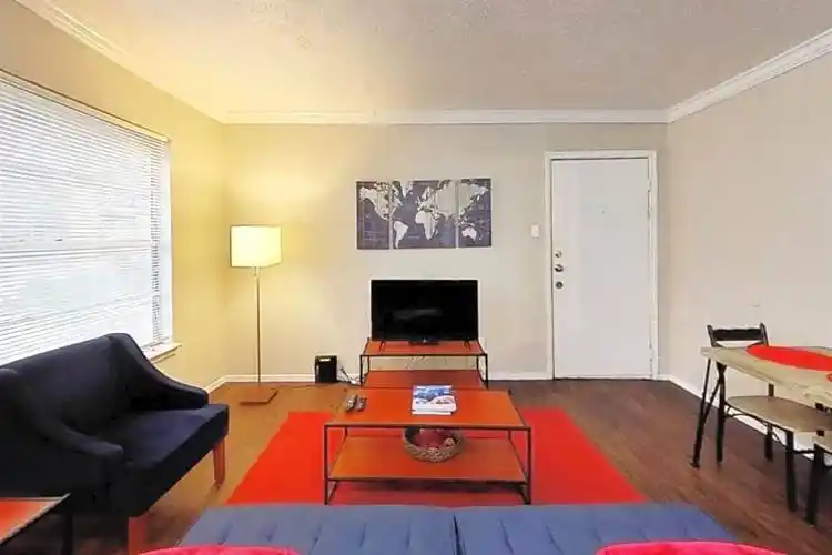 Rental by Apartment Wolf | Brown Street Apartments | Brown Street | apartmentwolf.com