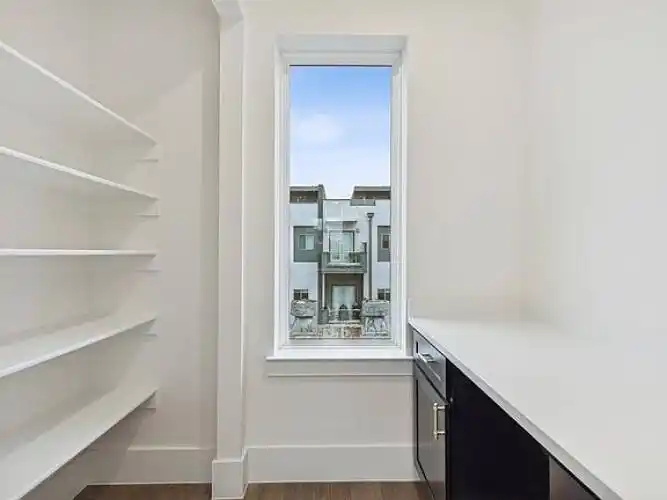 Rental by Apartment Wolf | 8th Steet Lofts | 524 W 8th St | apartmentwolf.com