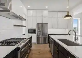 Rental by Apartment Wolf | 8th Steet Lofts | 524 W 8th St | apartmentwolf.com