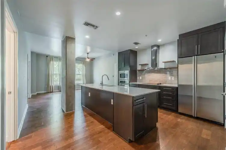 Rental by Apartment Wolf | North Houston Place | 2323 N Houston St | apartmentwolf.com