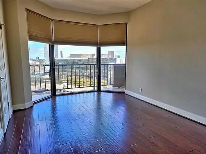 Rental by Apartment Wolf | Lofts at McCue | 3350 MCCue Rd | apartmentwolf.com