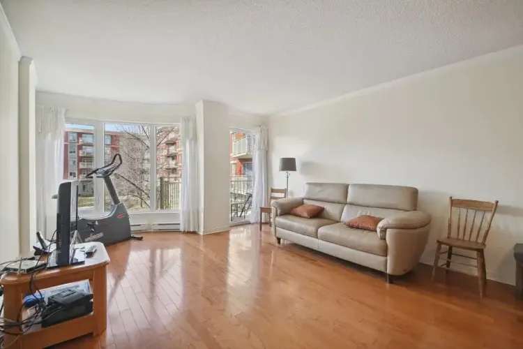 Rental by Apartment Wolf | 3843 Barrington Street | 3843 Barrington Street | apartmentwolf.com