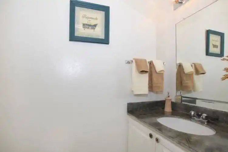 Rental by Apartment Wolf | 8th Street Townhomes | 520 W 8th St | apartmentwolf.com