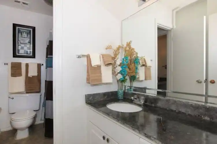 Rental by Apartment Wolf | 8th Street Townhomes | 520 W 8th St | apartmentwolf.com