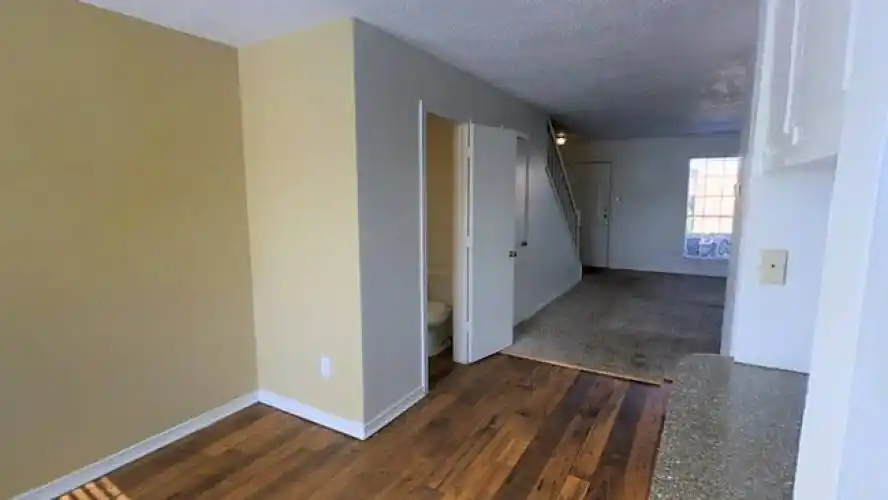 Rental by Apartment Wolf | 8th Street Townhomes | 520 W 8th St | apartmentwolf.com