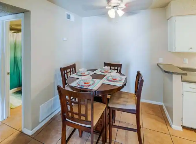 Rental by Apartment Wolf | Cullen Midway Condos | 808 Travis St | apartmentwolf.com