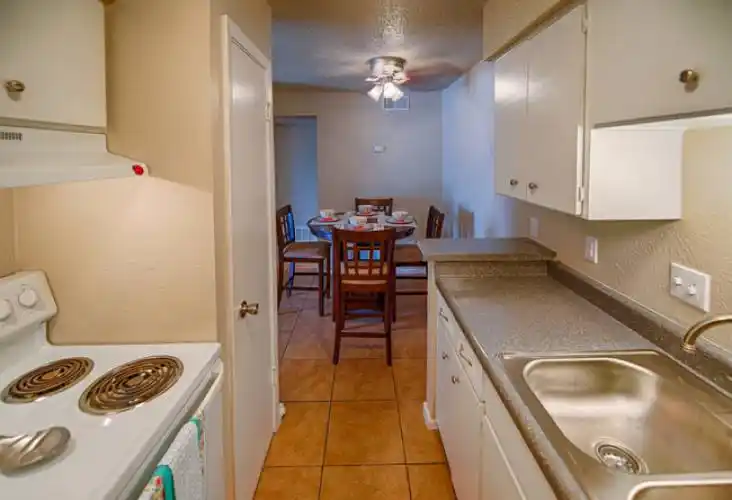 Rental by Apartment Wolf | Cullen Midway Condos | 808 Travis St | apartmentwolf.com