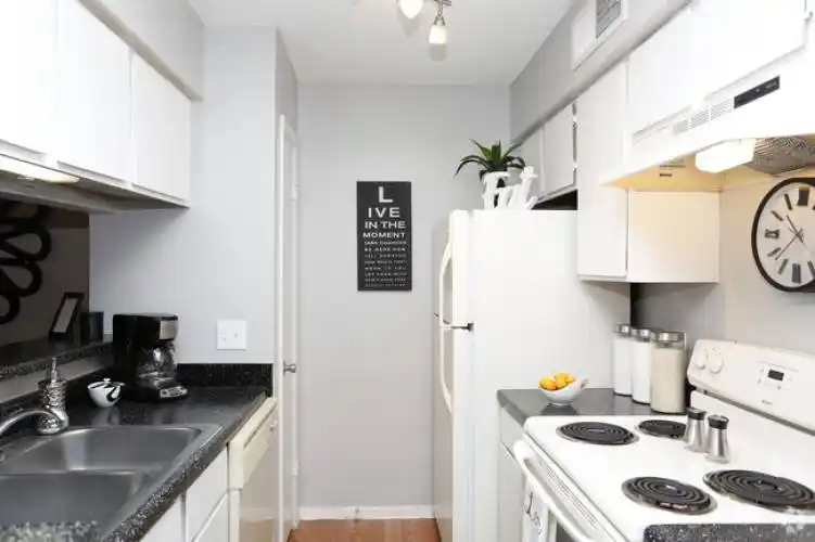 Rental by Apartment Wolf | Courtyard Heights Villas | 13342 Midway Rd | apartmentwolf.com