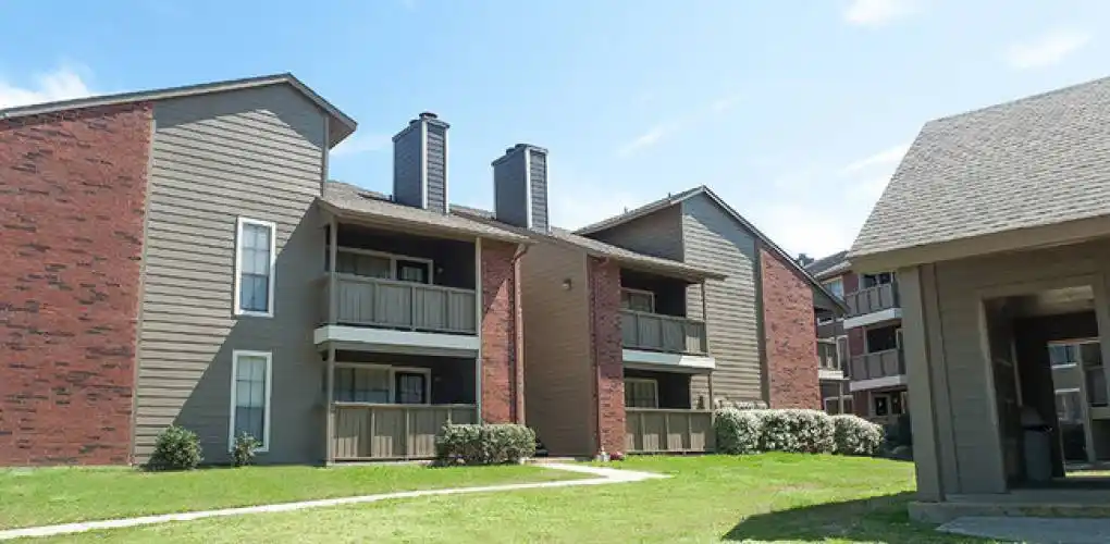 Rental by Apartment Wolf | Eagle Crest Apartments | 4013 W Northgate Dr, Irving, TX 75062 | apartmentwolf.com