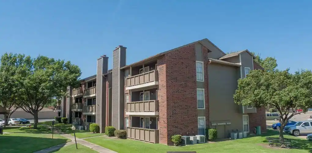 Rental by Apartment Wolf | Eagle Crest Apartments | 4013 W Northgate Dr, Irving, TX 75062 | apartmentwolf.com