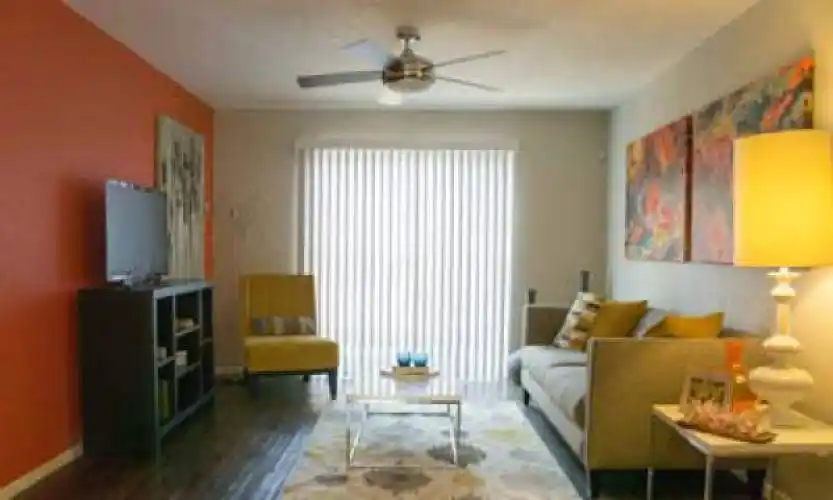 Rental by Apartment Wolf | Loop South Condo Villas | 2425 W Loop S | apartmentwolf.com