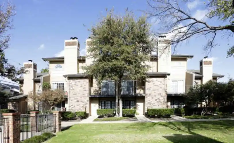 Rental by Apartment Wolf | Fairway Greens | 11011 Woodmeadow Pky, Dallas, TX 75228 | apartmentwolf.com