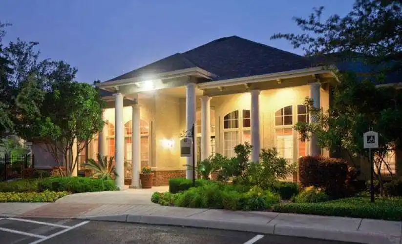 Rental by Apartment Wolf | Alon at Castle Hills | 1835 Lockhill Selma Rd, San Antonio, TX 78213 | apartmentwolf.com