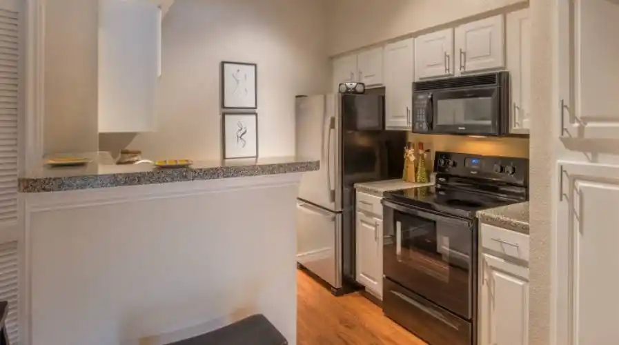 Rental by Apartment Wolf | Churchill on the Park | 7601 Churchill Way, Dallas, TX 75251 | apartmentwolf.com