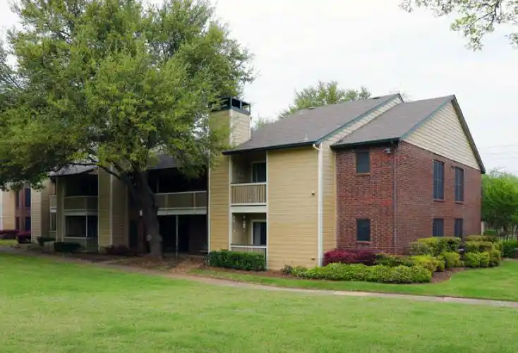 Rental by Apartment Wolf | Courtyards at Campbell | 16500 Lauder Ln, Dallas, TX 75248 | apartmentwolf.com