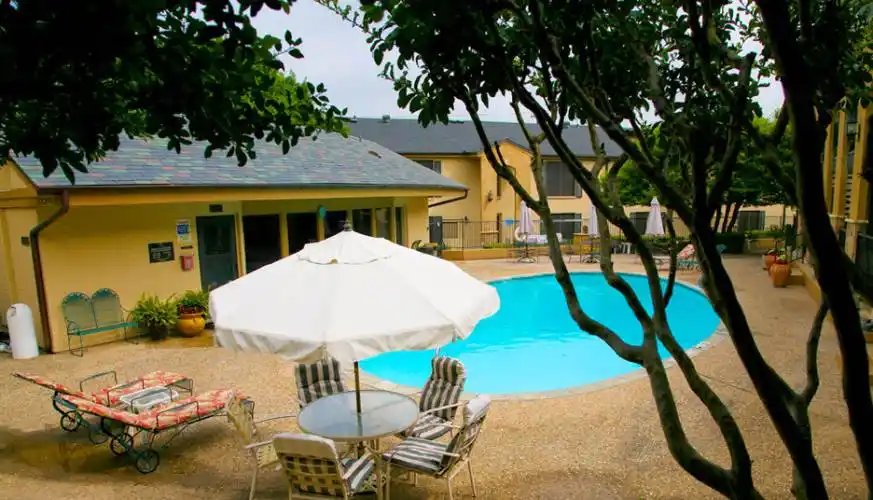 Rental by Apartment Wolf | The Fountains Apartments | 10004 Regal Park Ln, Dallas, TX 75230 | apartmentwolf.com