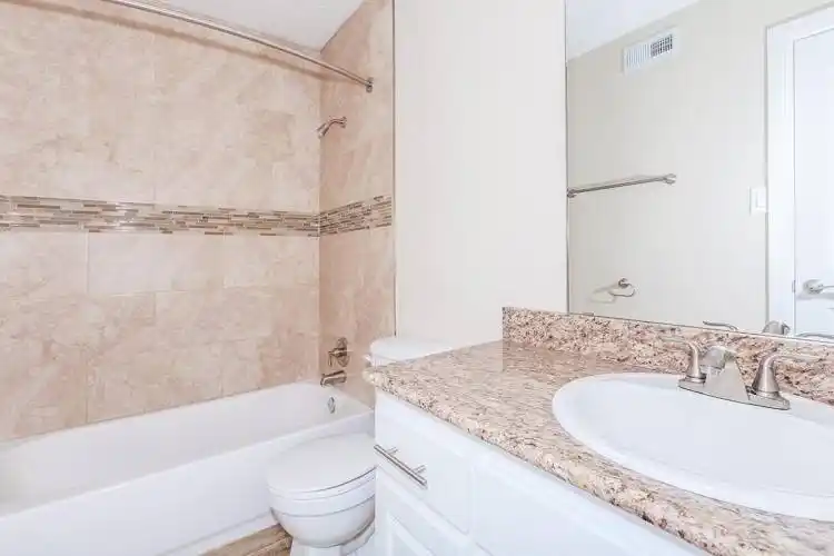 Rental by Apartment Wolf | Montabella at Oak Forest | 4000 W 34th St, Houston, TX 77092 | apartmentwolf.com