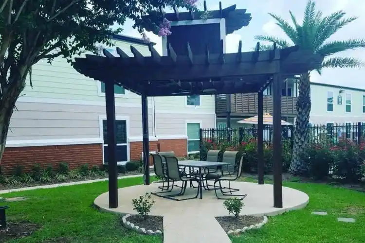 Rental by Apartment Wolf | Montabella at Oak Forest | 4000 W 34th St, Houston, TX 77092 | apartmentwolf.com