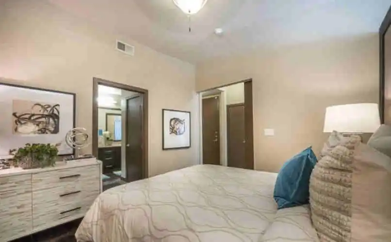 Rental by Apartment Wolf | The Henderson | 5215 Belmont Ave, Dallas, TX 75206 | apartmentwolf.com