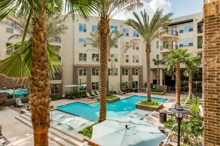 Rental by Apartment Wolf | Memorial West | 14900 Memorial Dr, Houston, TX 77079 | apartmentwolf.com