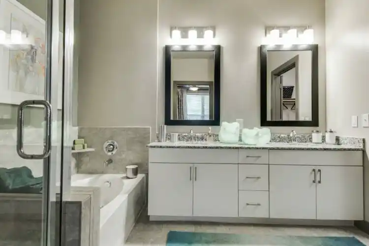 Rental by Apartment Wolf | Memorial West | 14900 Memorial Dr, Houston, TX 77079 | apartmentwolf.com