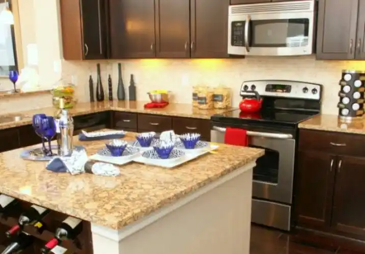 Rental by Apartment Wolf | Grand Reserve | 6044 E Lovers Ln, Dallas, TX 75206 | apartmentwolf.com