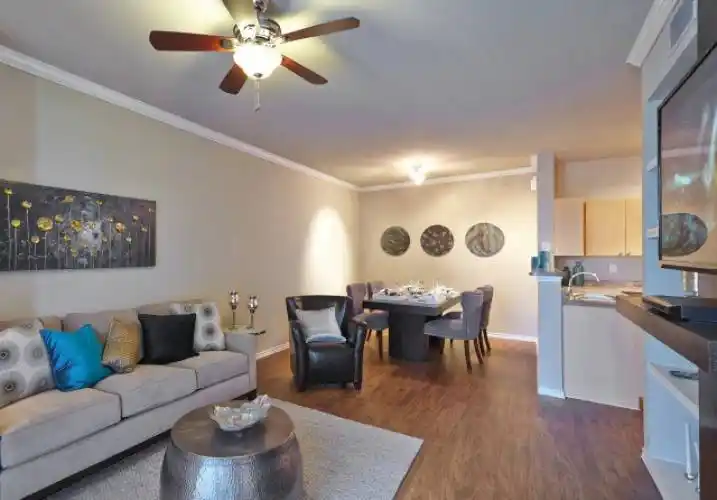 Rental by Apartment Wolf | Verandas at City View | 7301 Oakmont Blvd, Fort Worth, TX 76132 | apartmentwolf.com