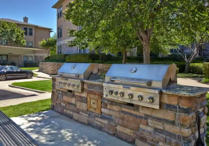 Rental by Apartment Wolf | Verandas at City View | 7301 Oakmont Blvd, Fort Worth, TX 76132 | apartmentwolf.com