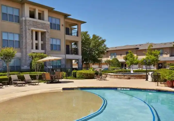 Rental by Apartment Wolf | Verandas at City View | 7301 Oakmont Blvd, Fort Worth, TX 76132 | apartmentwolf.com