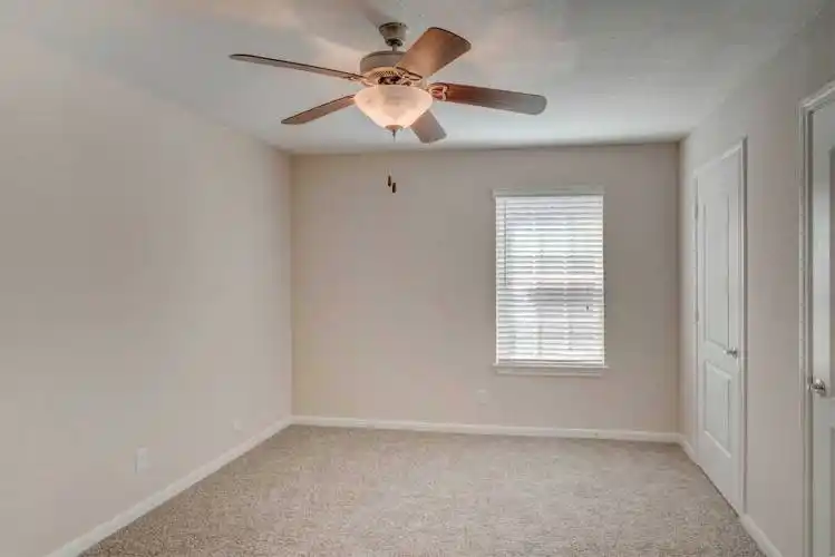 Rental by Apartment Wolf | Estates at Spring Branch | 9001 Kempwood Dr, Houston, TX 77080 | apartmentwolf.com