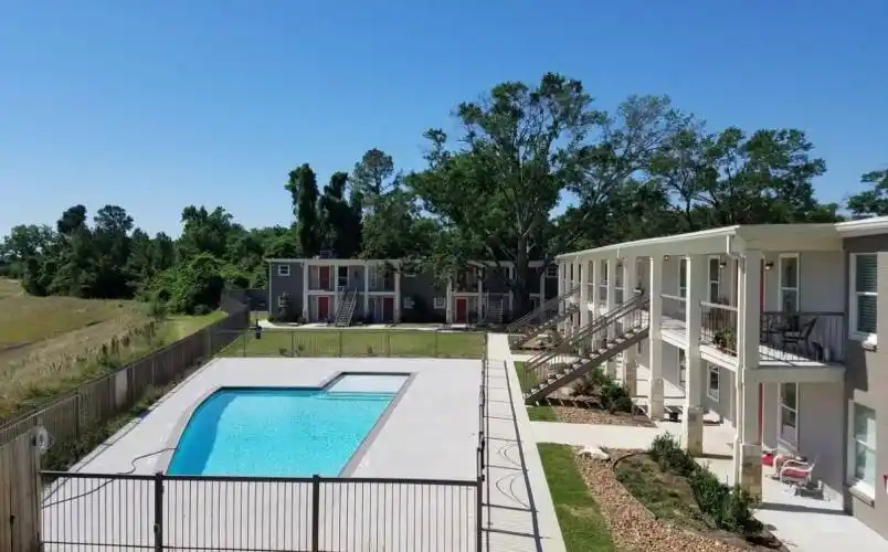 Rental by Apartment Wolf | Timbergrove Heights | 1600 W T C Jester Blvd, Houston, TX 77008 | apartmentwolf.com