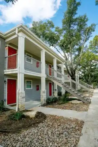 Rental by Apartment Wolf | Timbergrove Heights | 1600 W T C Jester Blvd, Houston, TX 77008 | apartmentwolf.com