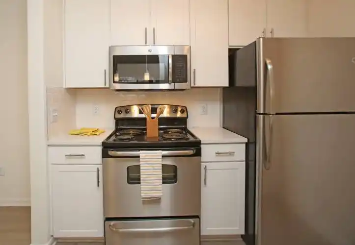 Rental by Apartment Wolf | City Park in the Heights | 1640 E TC Jester Blvd, Houston, TX 77008 | apartmentwolf.com