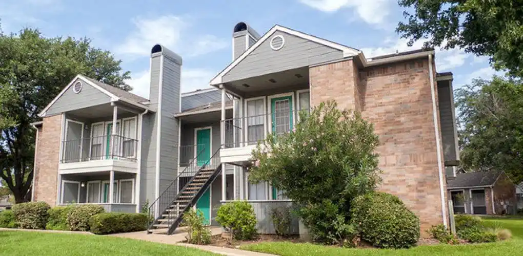 Rental by Apartment Wolf | Venue at 8651 | 8651 Meadowbrook Blvd, Fort Worth, TX 76120 | apartmentwolf.com