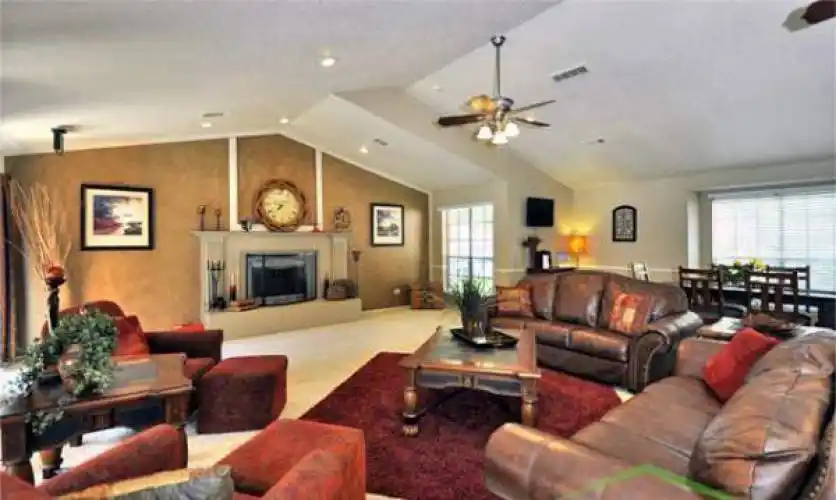 Rental by Apartment Wolf | The Crossing at Lake Highlands | 9727 Whitehurst Dr, Dallas, TX 75243 | apartmentwolf.com