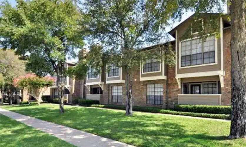 Rental by Apartment Wolf | The Crossing at Lake Highlands | 9727 Whitehurst Dr, Dallas, TX 75243 | apartmentwolf.com