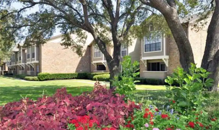 Rental by Apartment Wolf | The Crossing at Lake Highlands | 9727 Whitehurst Dr, Dallas, TX 75243 | apartmentwolf.com