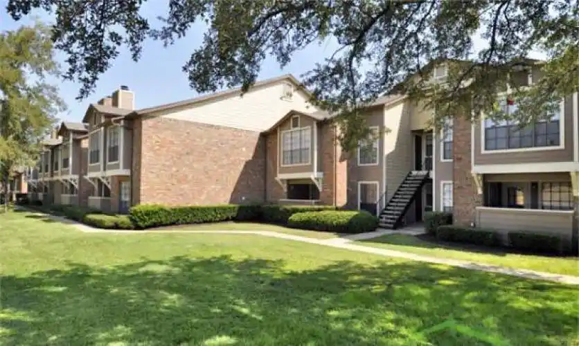 Rental by Apartment Wolf | The Crossing at Lake Highlands | 9727 Whitehurst Dr, Dallas, TX 75243 | apartmentwolf.com