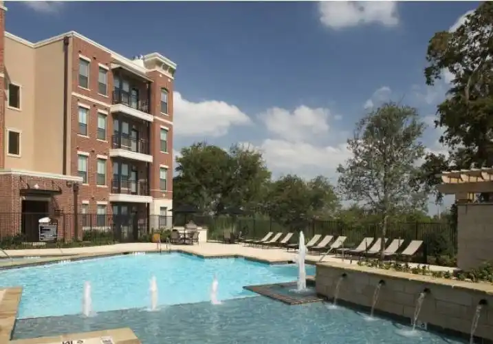 Rental by Apartment Wolf | Trinity Urban Apartments | 701 E Bluff St, Fort Worth, TX 76102 | apartmentwolf.com