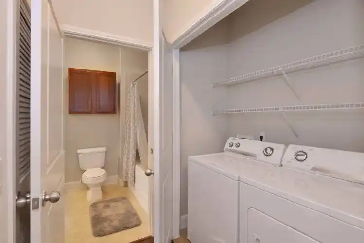 Rental by Apartment Wolf | IMT Uptown Post Oak | 1111 Post Oak Blvd, Houston, TX 77056 | apartmentwolf.com